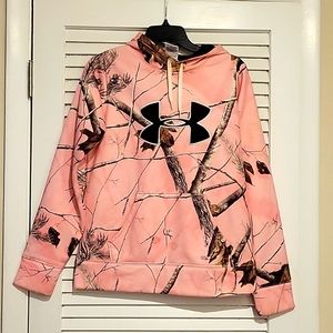 NWOT Pink camo Under Armour Real Tree collab hoodie size Dmall